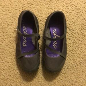 Skechers 8.5 sneakers  lady gray